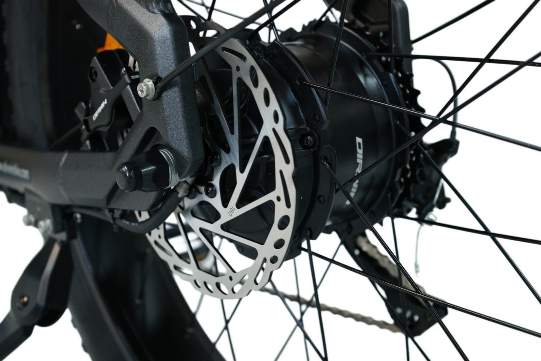 How do Dirwin hunting eBikes perform in wet grass?