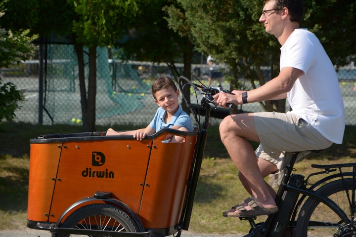 What makes the Pioneer 2 a heavy-duty fat tire hunting eBike?